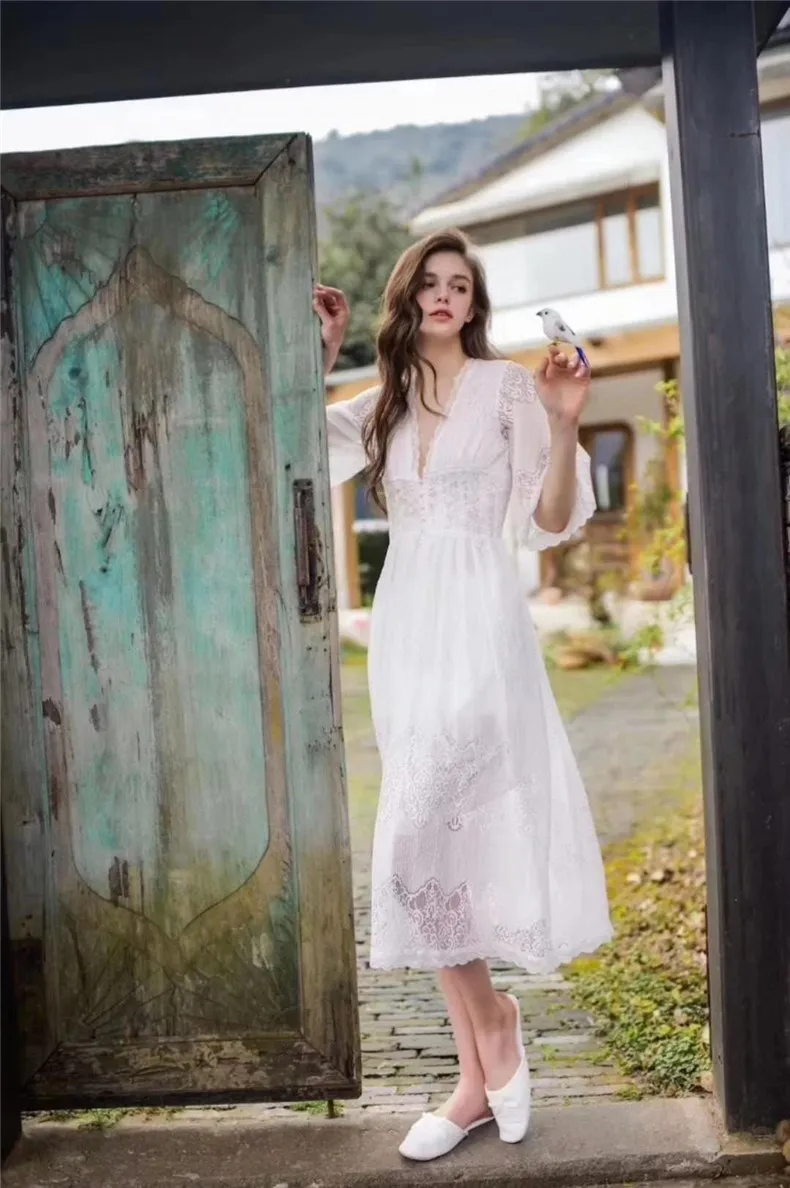 

2019 Summer Women Sexy White Lace Nightgown Vintage Princess Long Nightwear Solid V-neck Palace Robe Sleepwear