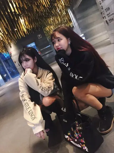 Harajuku style hip hop long sleeve SK large size long hooded pullover hoodie female loose hoodie Harajuku style hip hop long sleeve SK large size long hooded pullover hoodie female loose hoodie