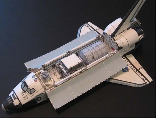 

3D paper model of aerospace discovery spacecraft DIY