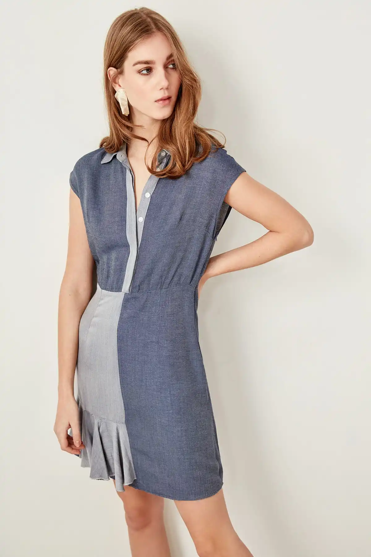 

Trendyol Gray Button Detail Dress TWOSS19XM0082