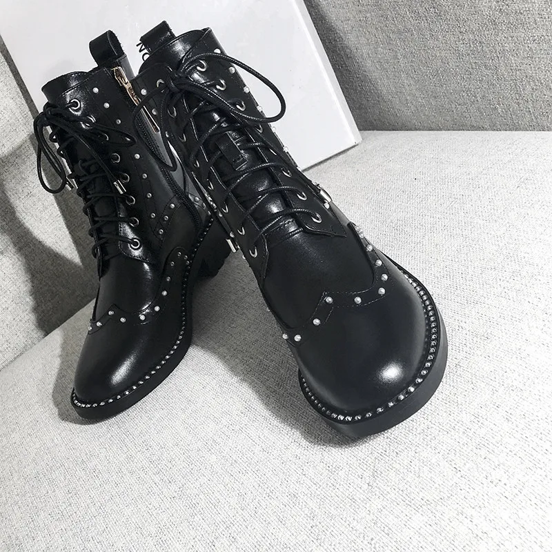 

2018 Leather Shoes Woman Round Toes Martin Boots Woman Rivet Metal Decor Ankle Boots Woman Zip zapatos de mujer