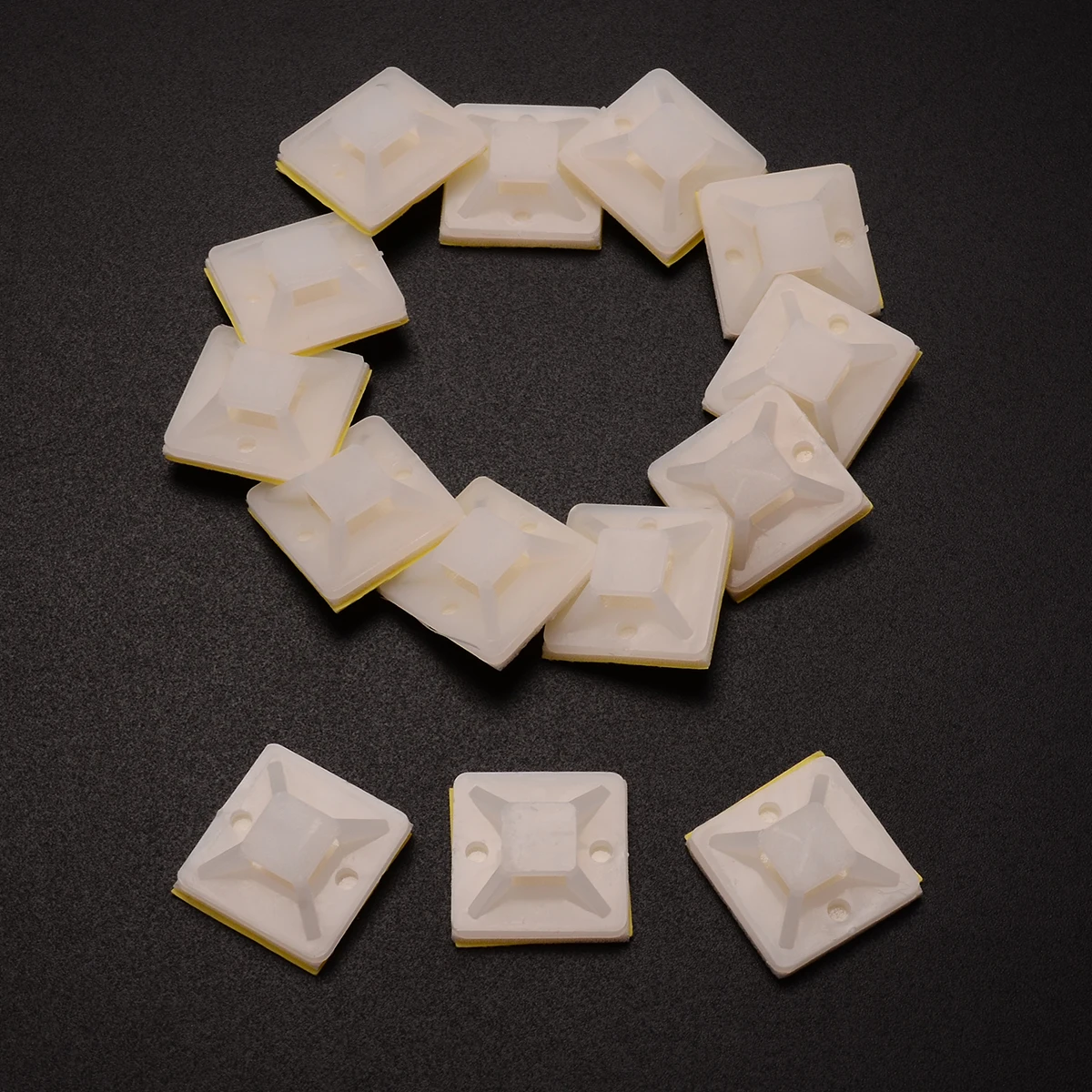 

100 PCS/Pack Self Adhesive Cable Base Mounts White Cable Wire Zip Tie Mounts Bases Wall Holder Wiring Accessories 2cmX2cm