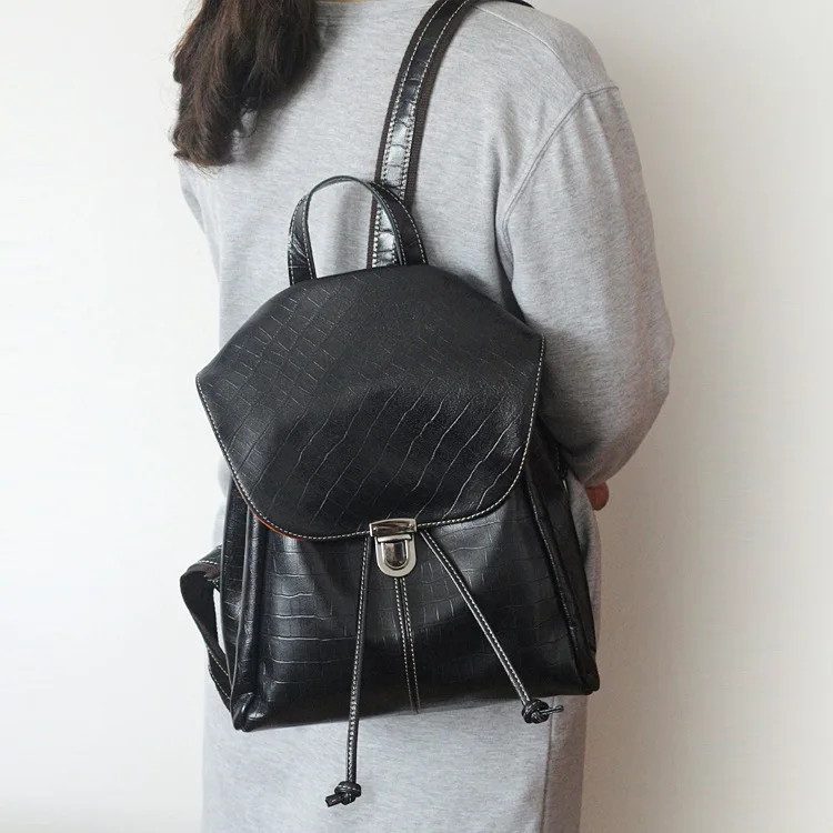 

2019 New Handmade Wax Leather Backpack School Bag High Quality