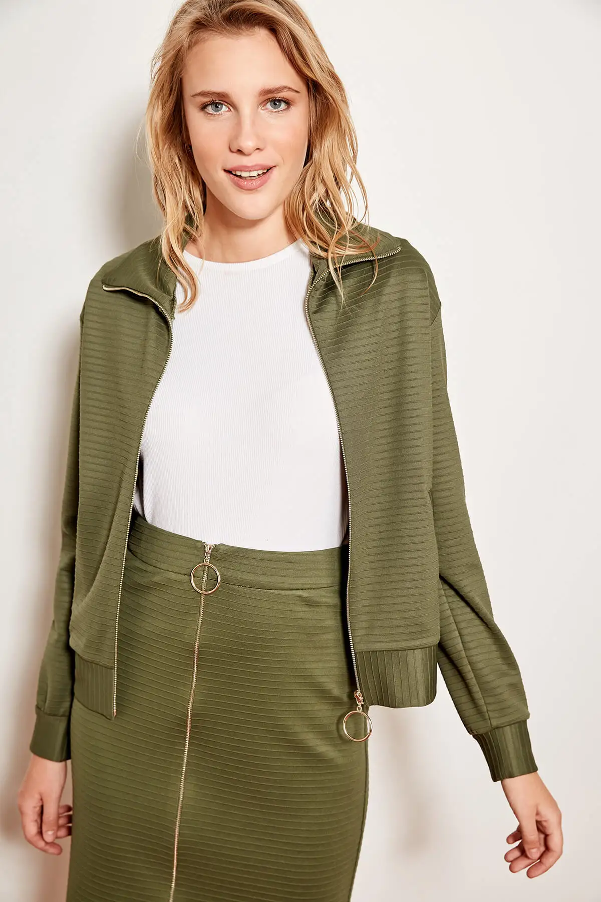 Trendyol Khaki Zipper Detail Knitted Jacket TCLAW19XV0016in Blazers