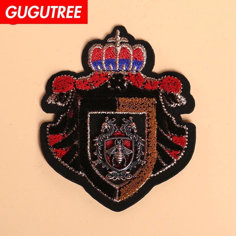 

GUGUTREE Toothbrush embroidery metal patch bee crown dragon patches applique clothes jacket badge patches for clothing X-59
