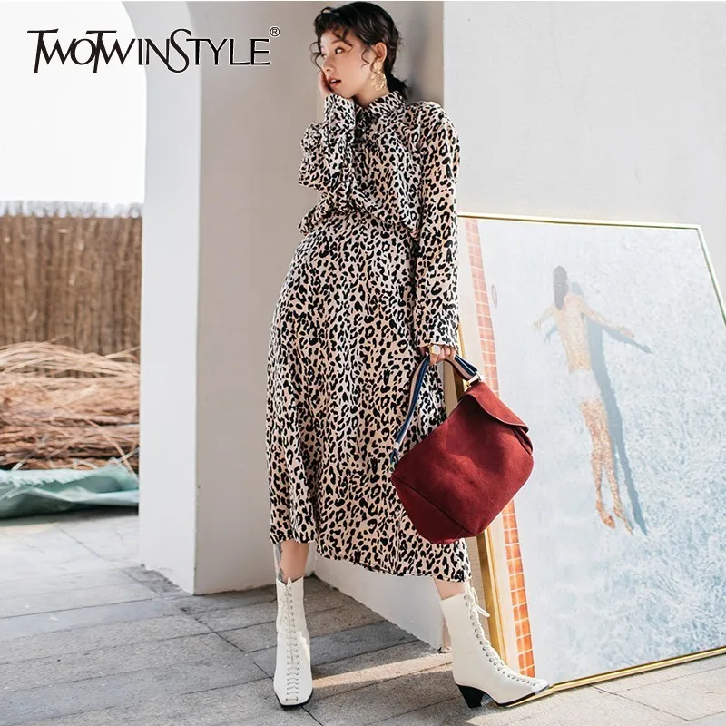 Женский леопардовый костюм TWOTWINSTYLE весенний комплект из двух предметов блузка с