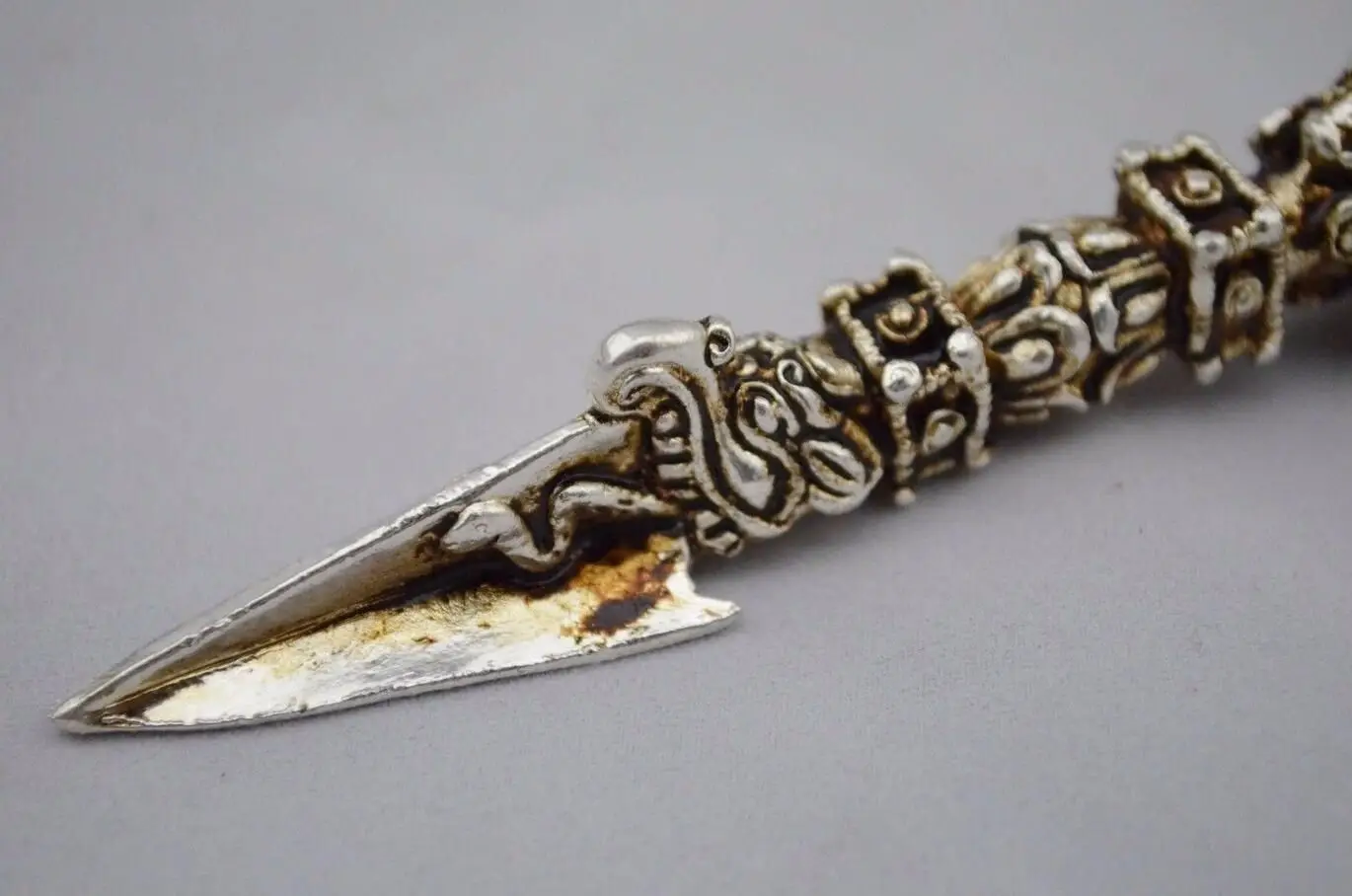 Buddhism Delicate Tibetan Silver Mahakala Buddha Head Vajra Dagger Statue