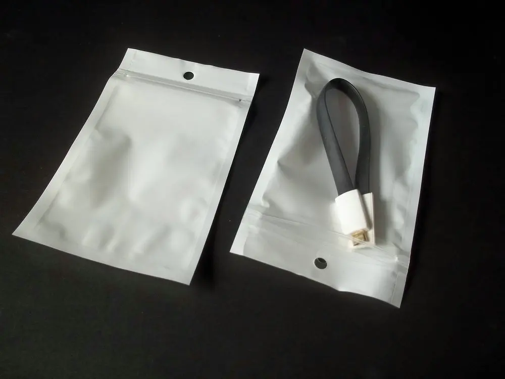 

400pcs 8*14cm Clear white Self Seal zipper plastic Retail packaging bag Ziplock Hang Hole Storage Package bags Mobile accessorie