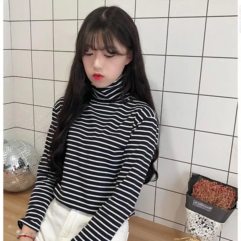 

MISS M Spring Autumn Winter Men And Women Bottoming T-Shirt Simple Round Neck Loose Tops Long-Sleeved Black White Stripe T-shirt