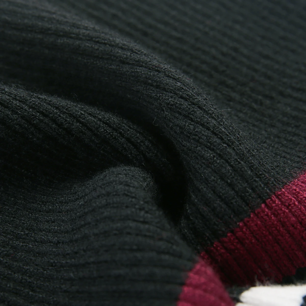 HDY Haoduoyi Sexy  Shoulder-exposed short stripe splicing Brooch sweater Sweet Sleeveless  Short tops