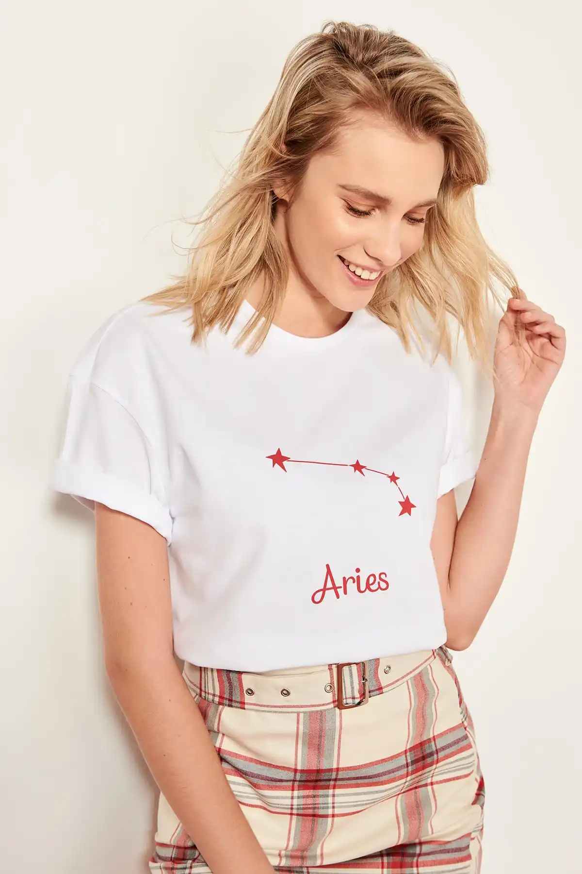

Trendyol White Aries Knitting Pattern Printed T-shirts Boyfriend TCLSS19GS0029