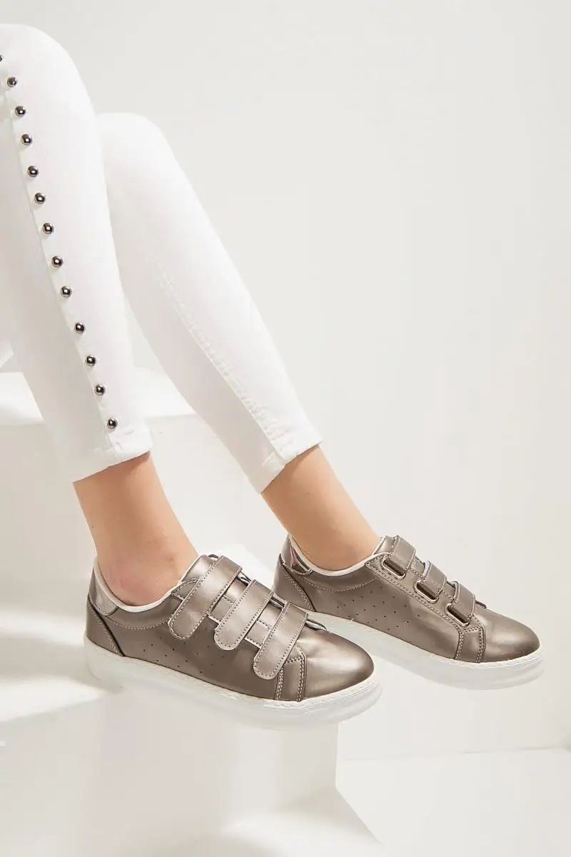 

Bambi Lead Female Shoes F0315515109