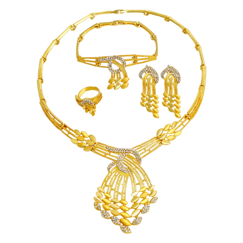 

Fashion Dubai Gold Jewelry Sets Personality Design Crystal Necklace Bracelet Bridal Wedding Ring Accessories Christmas Gifts