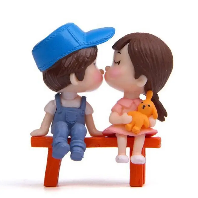 

Birthday Cake Decoration Sitting Stool Kissing Couple Boy Girl Valentine's Day Wedding Decoration Ornaments Gift Doll Pendant