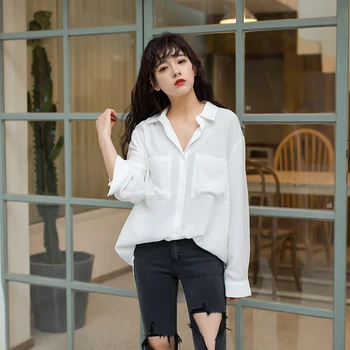 

Women's white boyfriend shirt 2019 season two pockets single-breasted white shirt loose lapel summer shirt casual women's shirt