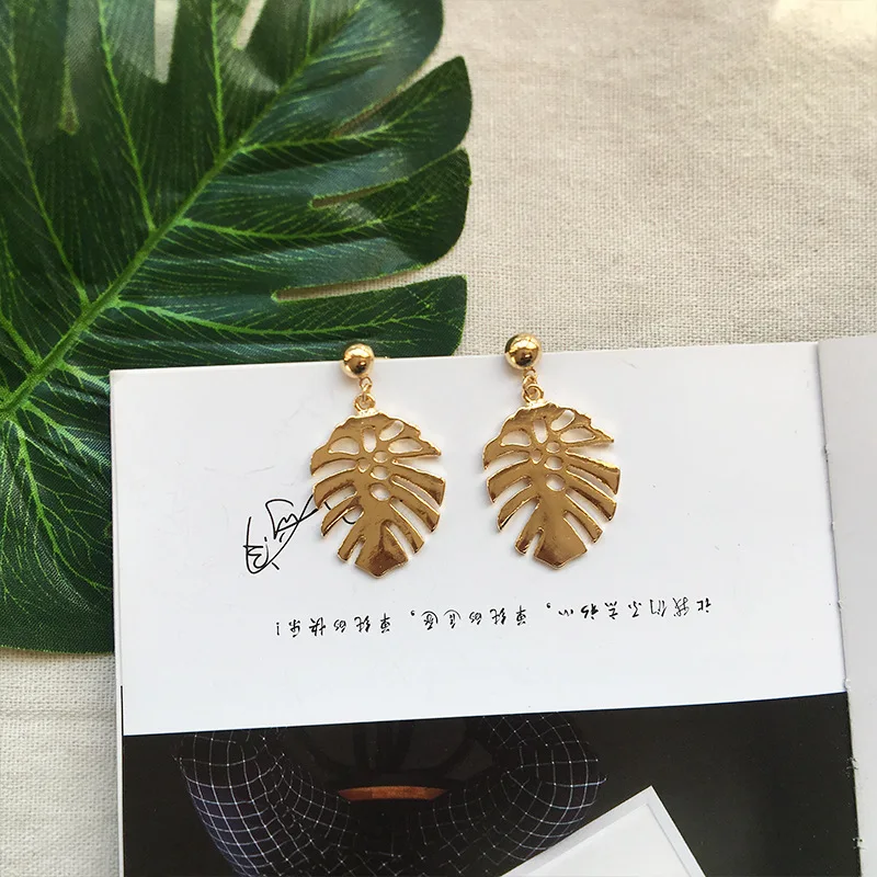 

Leaf Earrings Hollow Earrings Funny Metal Gold Stud Trendy Plant Minimalist Simple Jewelry Aretes De Mujer Modernos 2019 Women