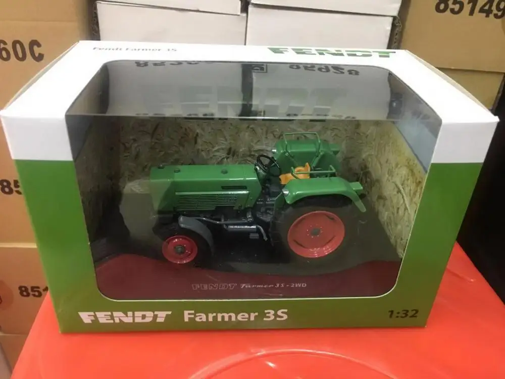 

Universal hobbies 1/32 Fendt Farmer 3S 2WD Tractor DIECAST MODEL UH5270