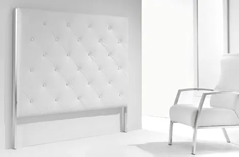 

HEADBOARD UPHOLSTERED 150 CHROME LEGS CAPITONE