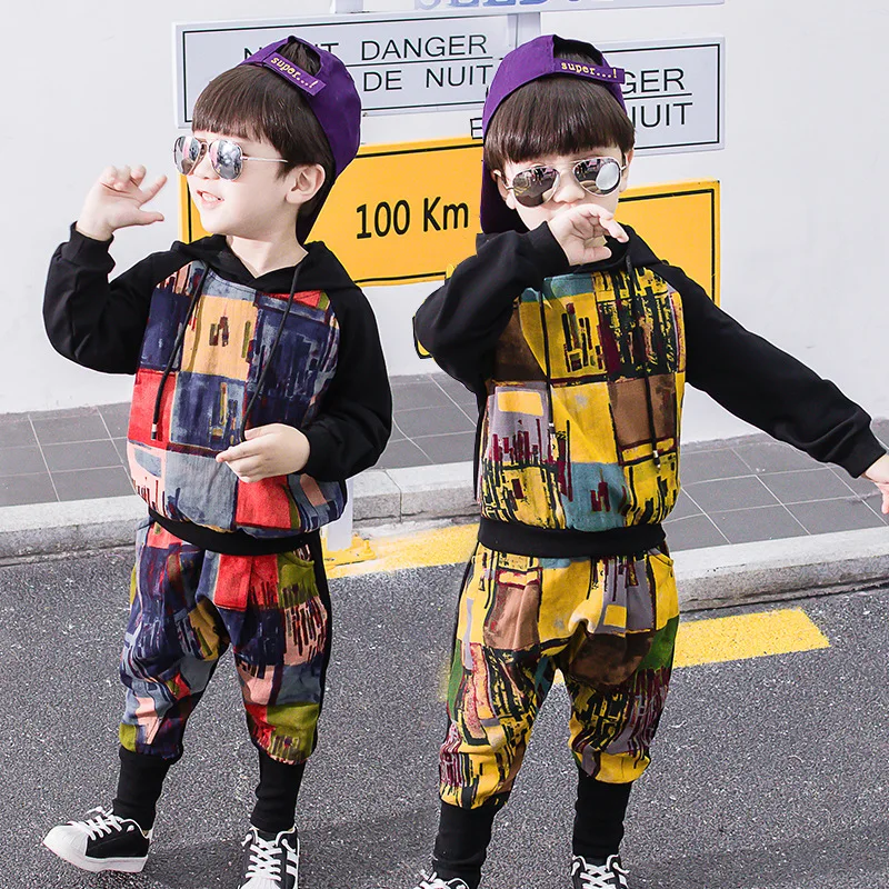 

Boys suit casual autumn winter 2019 new long-sleeved hooded graffiti plus velvet children's clothing sports warm baby clothes