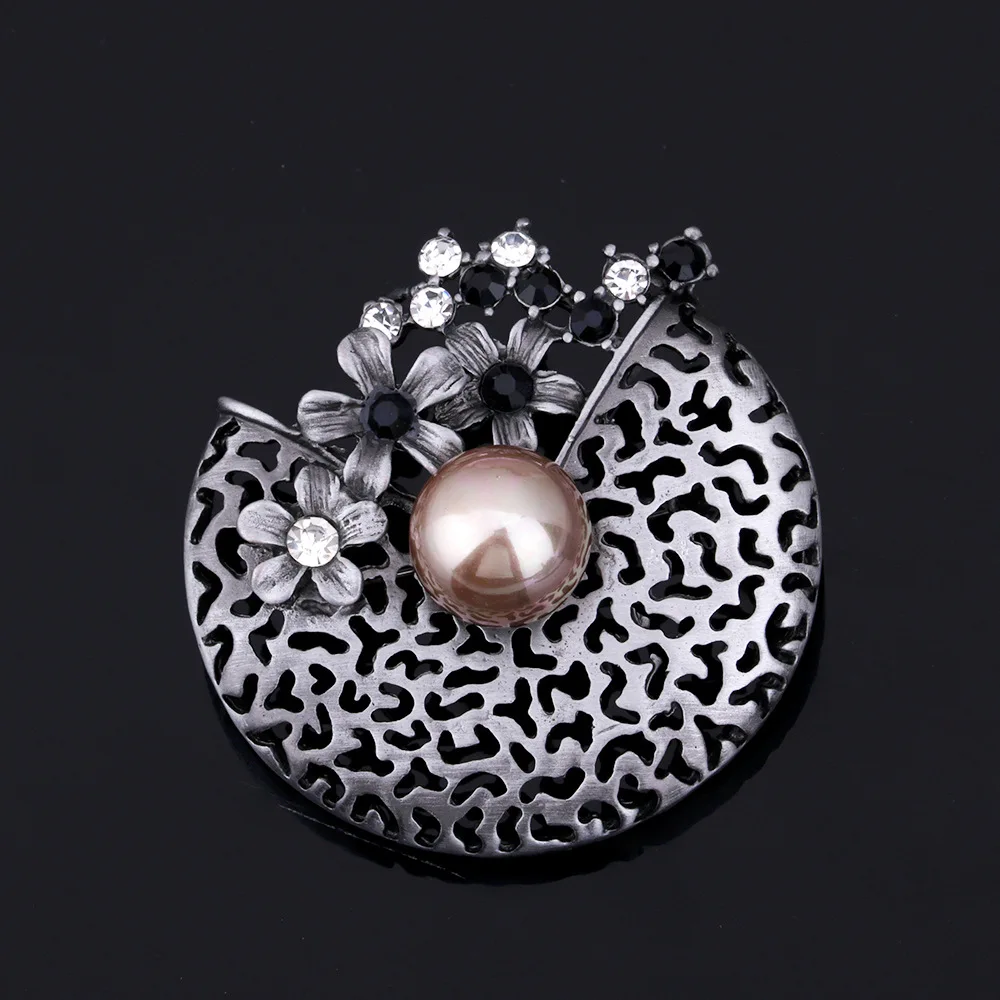 

i-Remiel Korean Fashion Ethnic Openwork Rhinestone Pearl Grass Brooch Lapel Pin Collar Joker Towel Buckle Jewelry Accessories