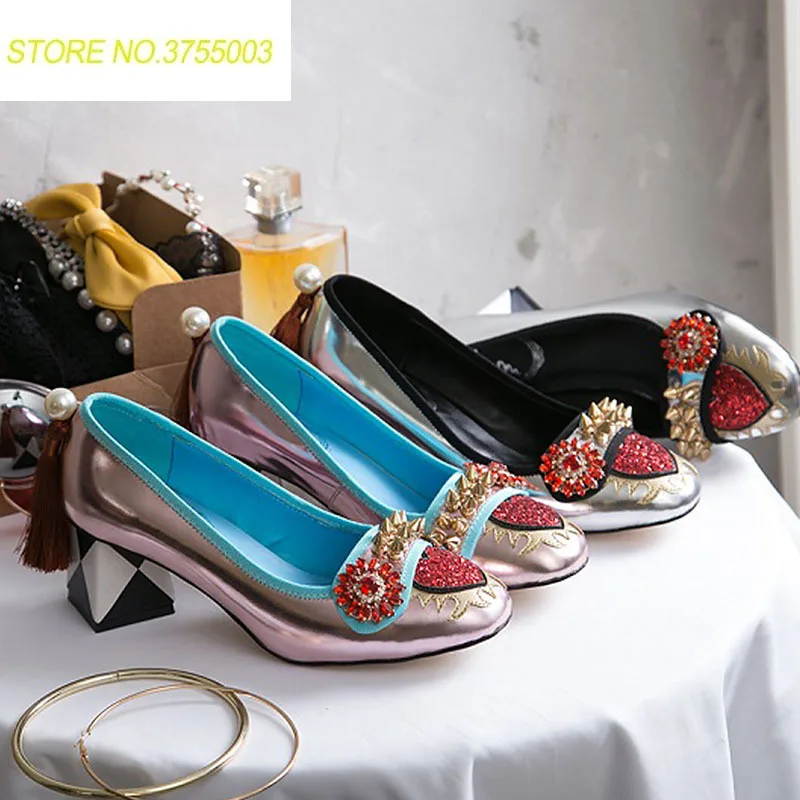 

2018 Summer Luxury Red Heart Rsytal New Sandals Women Runway Vintage Round Toe Shallow Genuine Leather Shoes Ladies Party Pumps