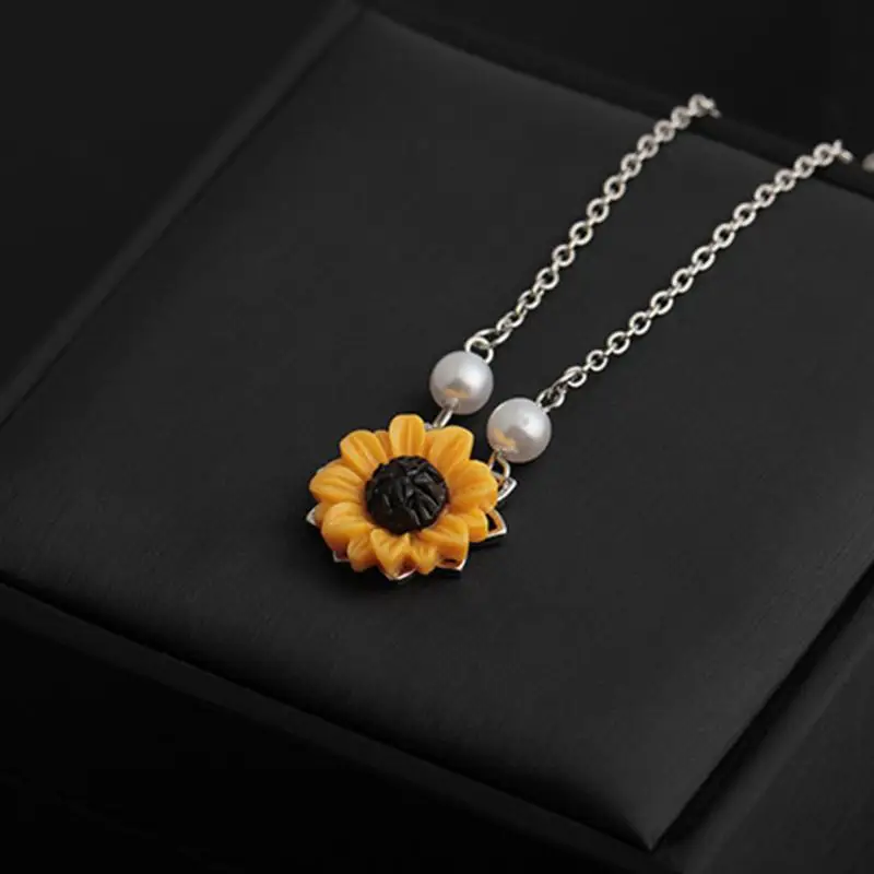 

Sunflower Pendant Necklace For Women Creative Imitation Pearls Jewelry Necklace Clothes Accessories