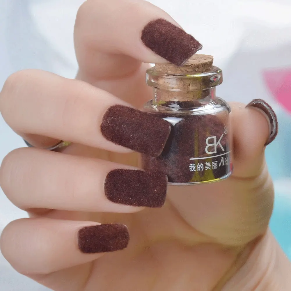 

Pretty Woman Plush Velvet Nail Polish Kits
