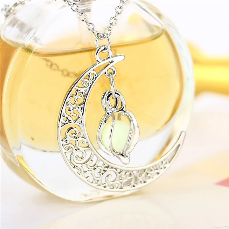 

European Popular Fashion Joker Noctilucent Moon Cyclone Necklace Clavicle Chain Accessories Ornaments HMS161 shouzh jewelry