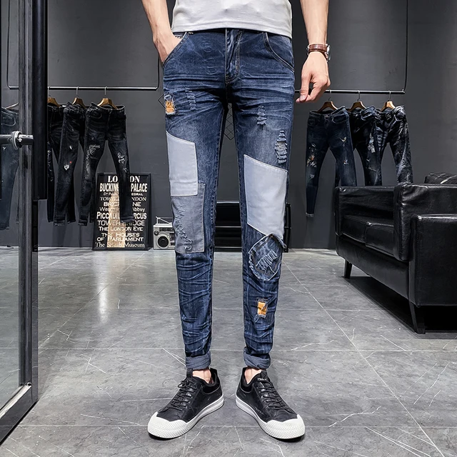 Grande cazzo in pantaloni tuta