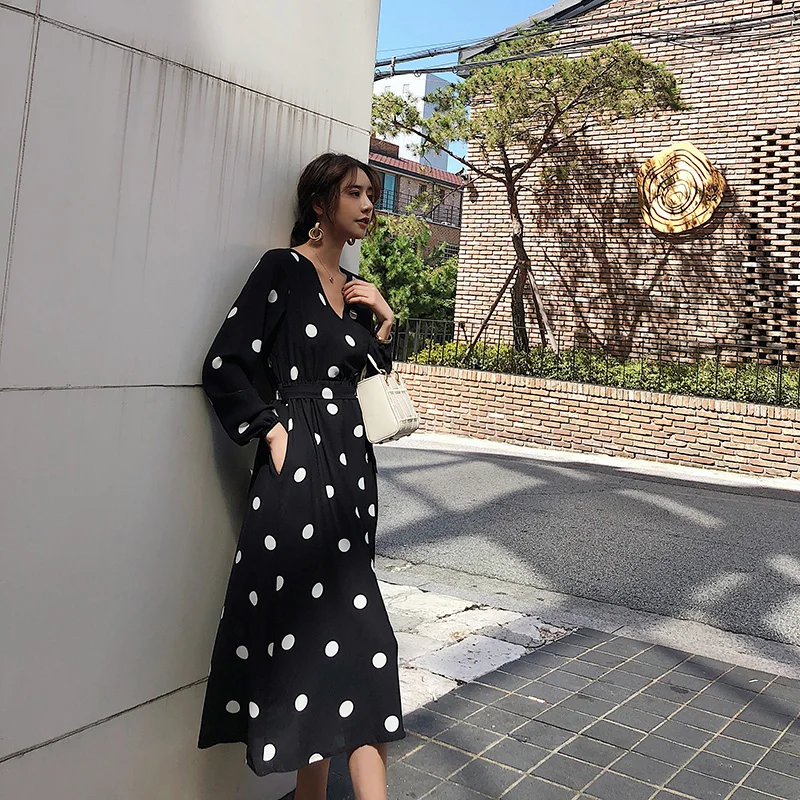 

2019 new spring and autumn black polka dot dress female autumn retro long-sleeved waist dress