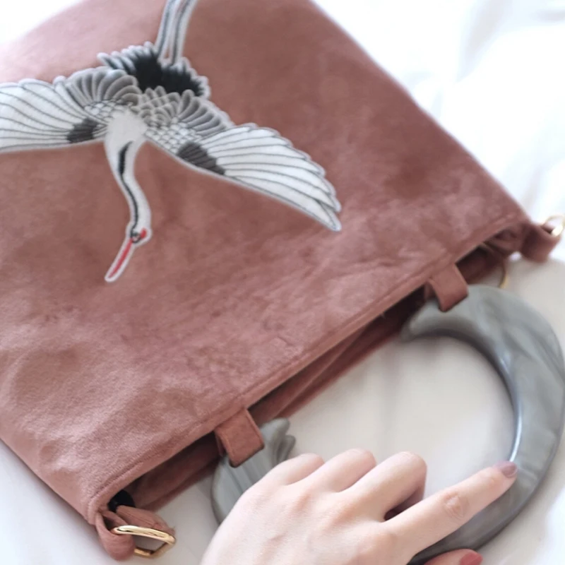 

[BXX] 2019 New Woman Temperament Luxury Crane Embroidery Pattern Double Handles High Capacity Velvet Handbag All Match LM415