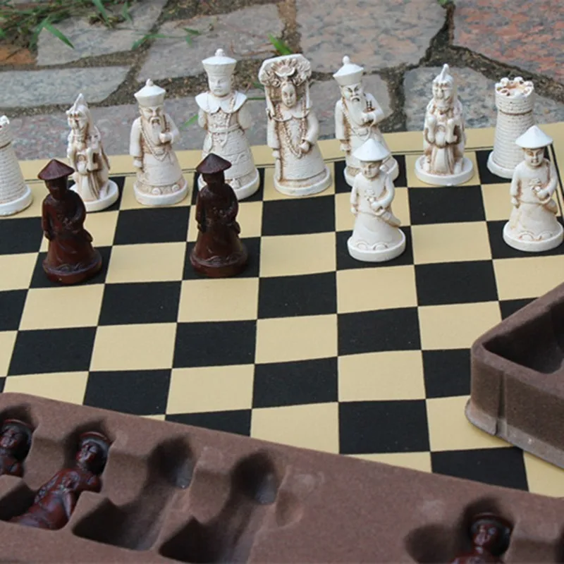 Yernea New Antique Chess Resin Large Chess Figures Shape Leather Chess Board Game Pieces Christmas Birthday Parent-child Gifts antique chess three dimensional super large chess pieces wooden folding chess board terracotta warriors figures yernea