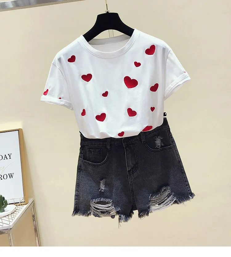 

New Fashion Red Hearts Embroidery T-Shirt Cotton White Black T-Shirt Women Love Hearts Short Sleeve Tees
