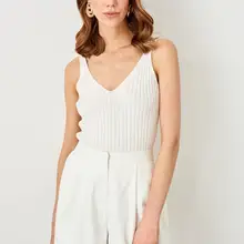 Trendyol белые шорты с высокой талией TWOSS19WX0040