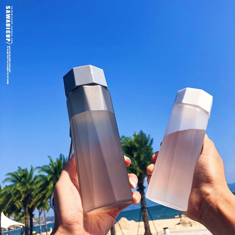 

2019 Summer New Simple Hand Cup Frosted Space Cup Outdoor Water Cup Sports Portable With Portable Gift Plastic Cup