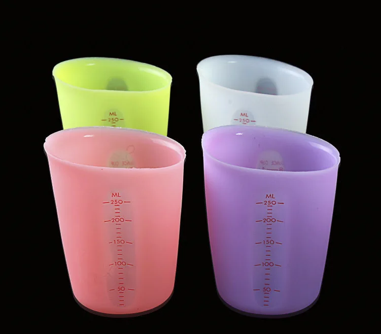 Thick silicone measuring cup with scale Baked heat-resistant Batter dispensing 250ml baking tool |