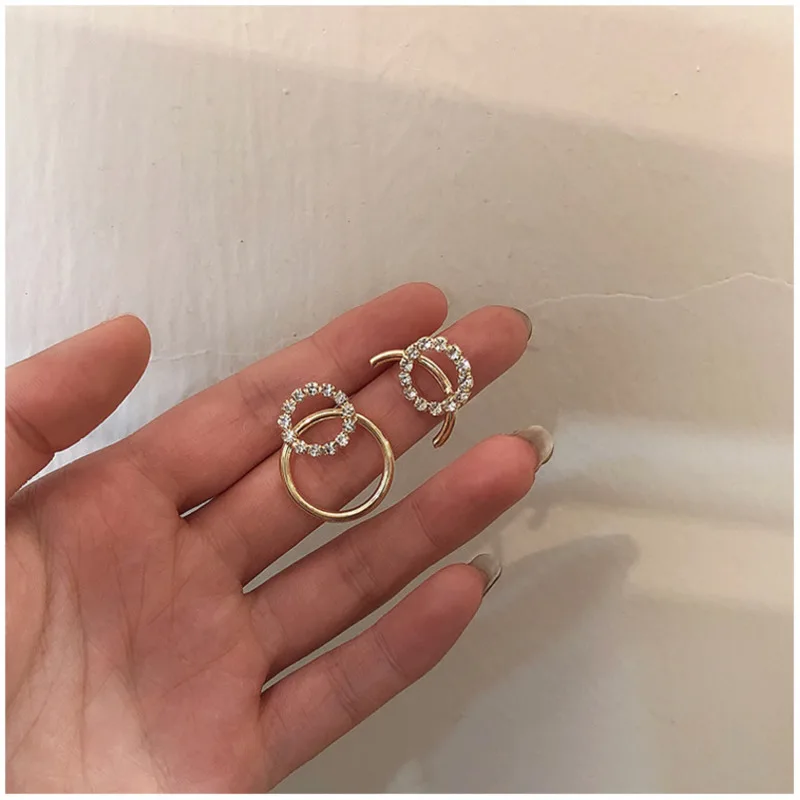 

2019 Korea Asymmetric Trendy Crystal Gold Color Round Geometry Irregular Metal Halfcircle Earring Women Accessory Women Earrings
