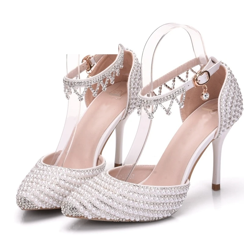 

New Designer Ankle Strap Bride Shoes 3 Inches High Heels Pointed Toe Wedding Dress Shoes Performance Stage Shoes White Pearl