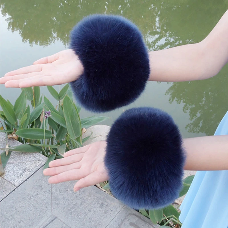 女性のフェイクファーの毛深い手のリングフェイクアライグマの毛皮アームウォーマーヘアブレスレット防風暖かい女性リストバンド冬w118 Women S Arm Warmers Aliexpress