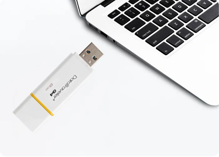 Kingston Technology DataTraveler G4 8 GB Memoria USB (USB 3,0 DE 8 GB USB tipo-A tipo Llave) Color Blanco y Amarillo