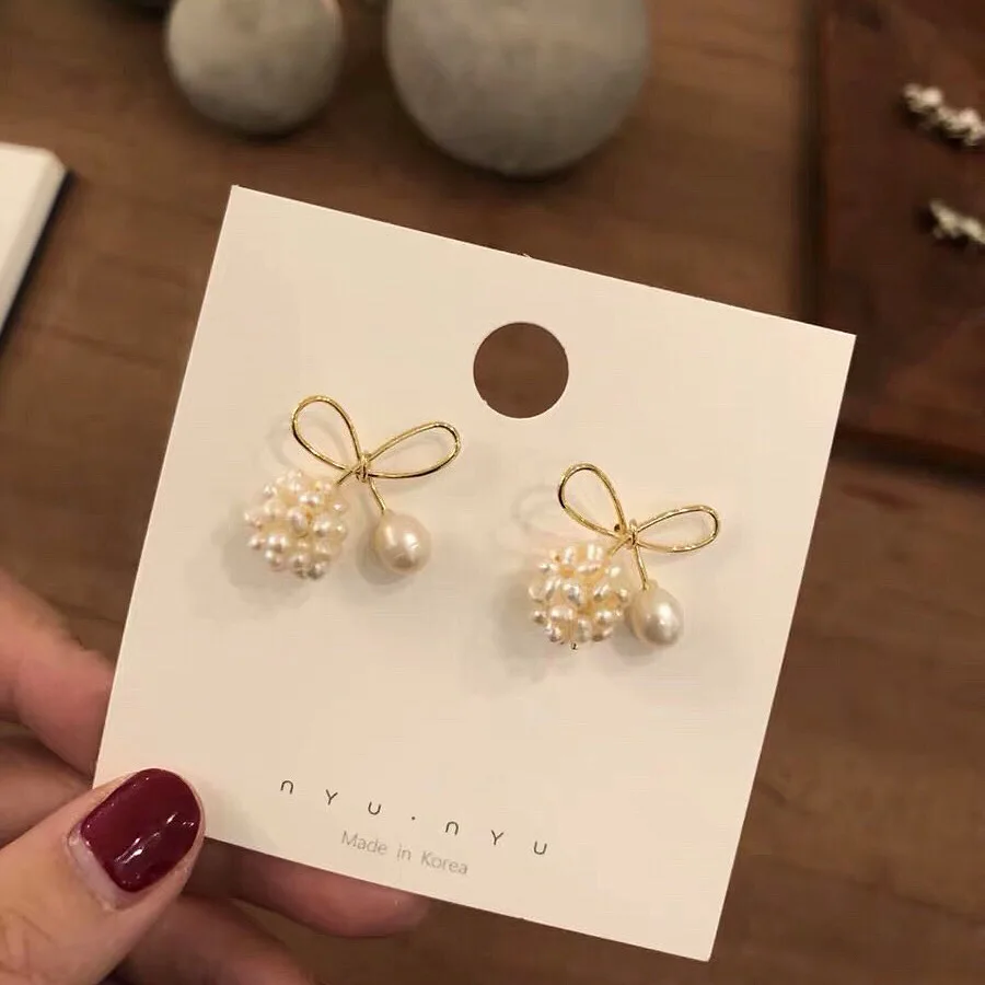 

2019 Korea Fashion Metal Gold Geometric Irregular Asymmetric Bow-knot Natural Freshwater Pearl Dangle Earrings For Women Gift