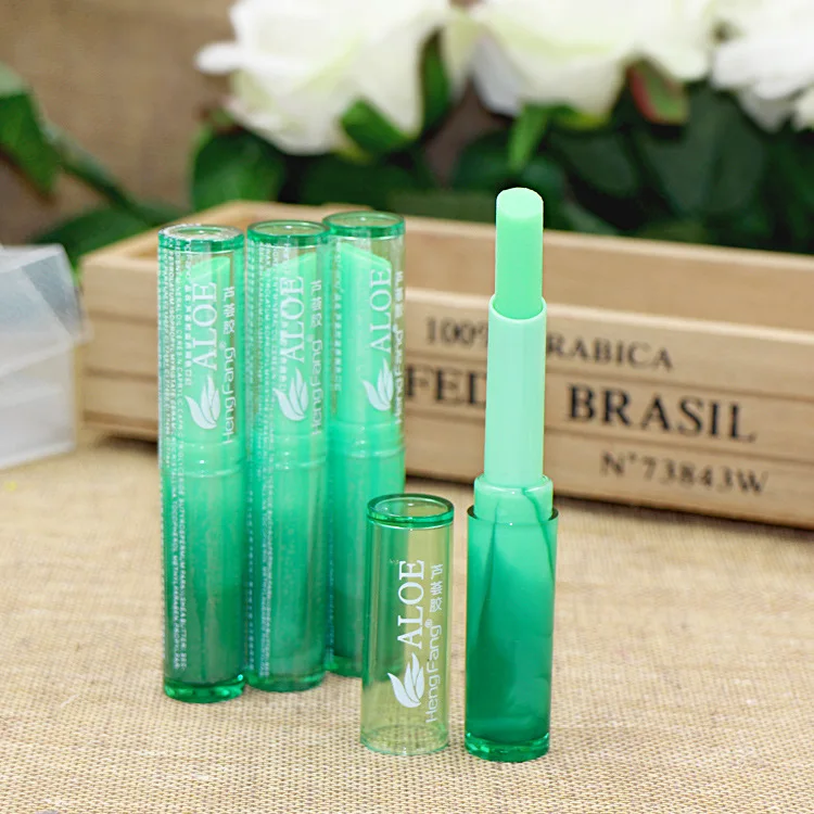 

Aloe vera gel nourishes and moistens lipstick color changing lipstick It is durable moist and easy to color