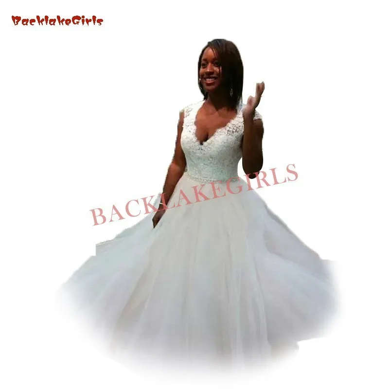 Vintage Wedding Dresses Ball Gown V Neck Fluffy Big Train Lace
