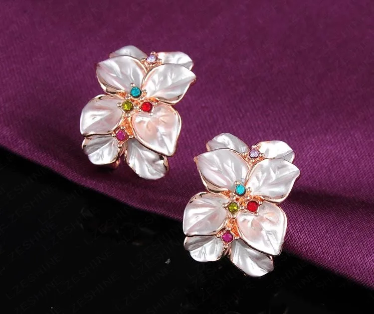 HLB1UVx6GXXXXXXKXFXXq6xXFXXX8 Exquisite Crystal Studded Flower Necklace/Earrings/Ring Jewelry Gift Set