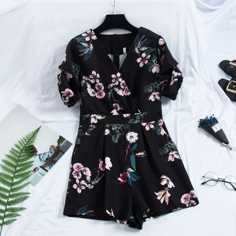 

Spring Women Jumpsuits V Neck Lantern Sleeve Print Playsuits Casual Lady Vintage Summer Wide Leg Shorts Beach Romper