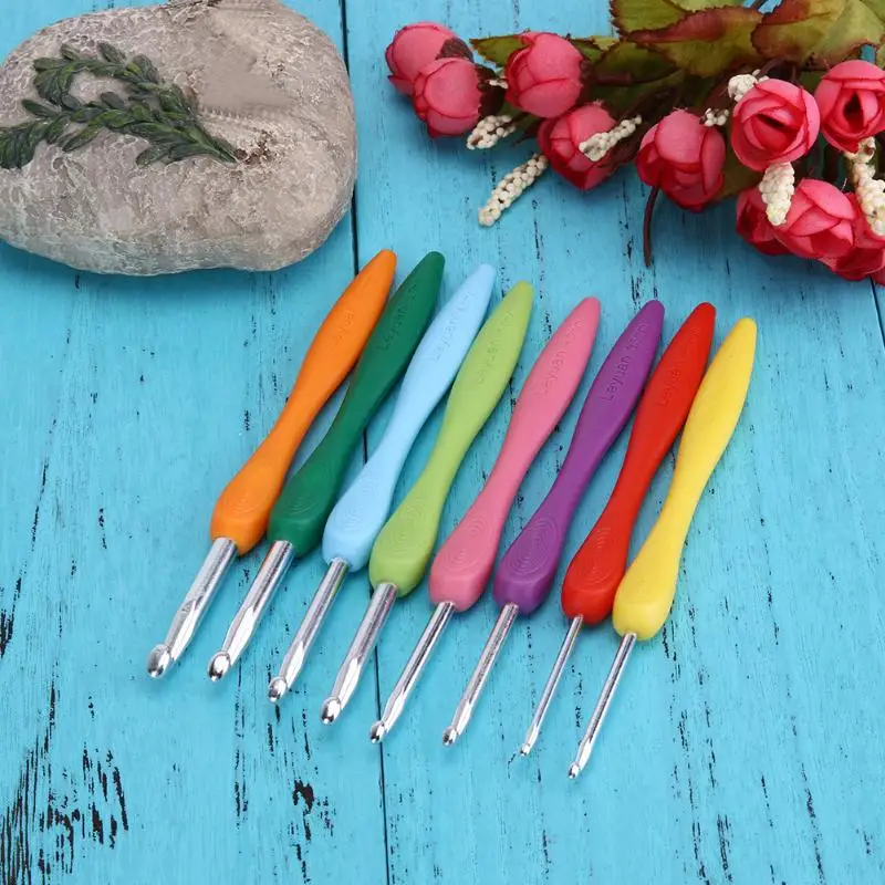 

8pcs/set Sewing Needles Soft Handle 8pcs Colorful Aluminium Crochet Hooks Knitting Needls Set with Colorful Soft Rubber Handles