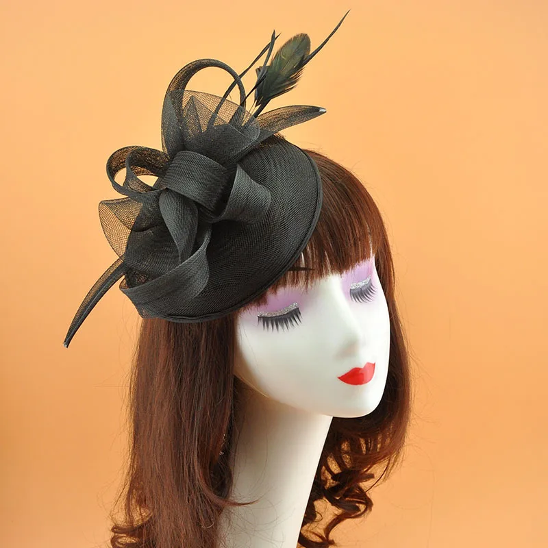 نموذج تظهر Fascinator الكنيسة ريشة أغطية الرأس كوكتيل حزب دبابيس سيدة إكسسوارات الشعر الحصان سباق الرسمي فيدورا قبعة