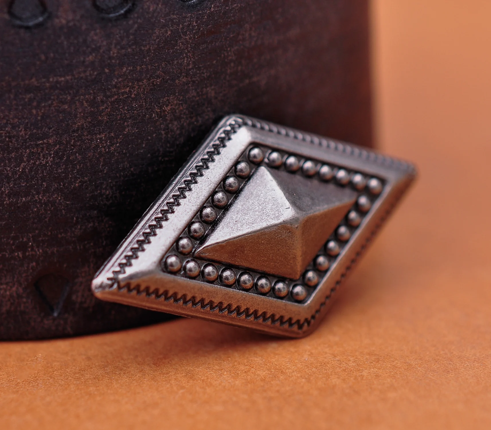 Rivetti Punk A Cono Argento 9,5x6 Mm - Per Borchie Fai Da Te Su Pelle E Jeans