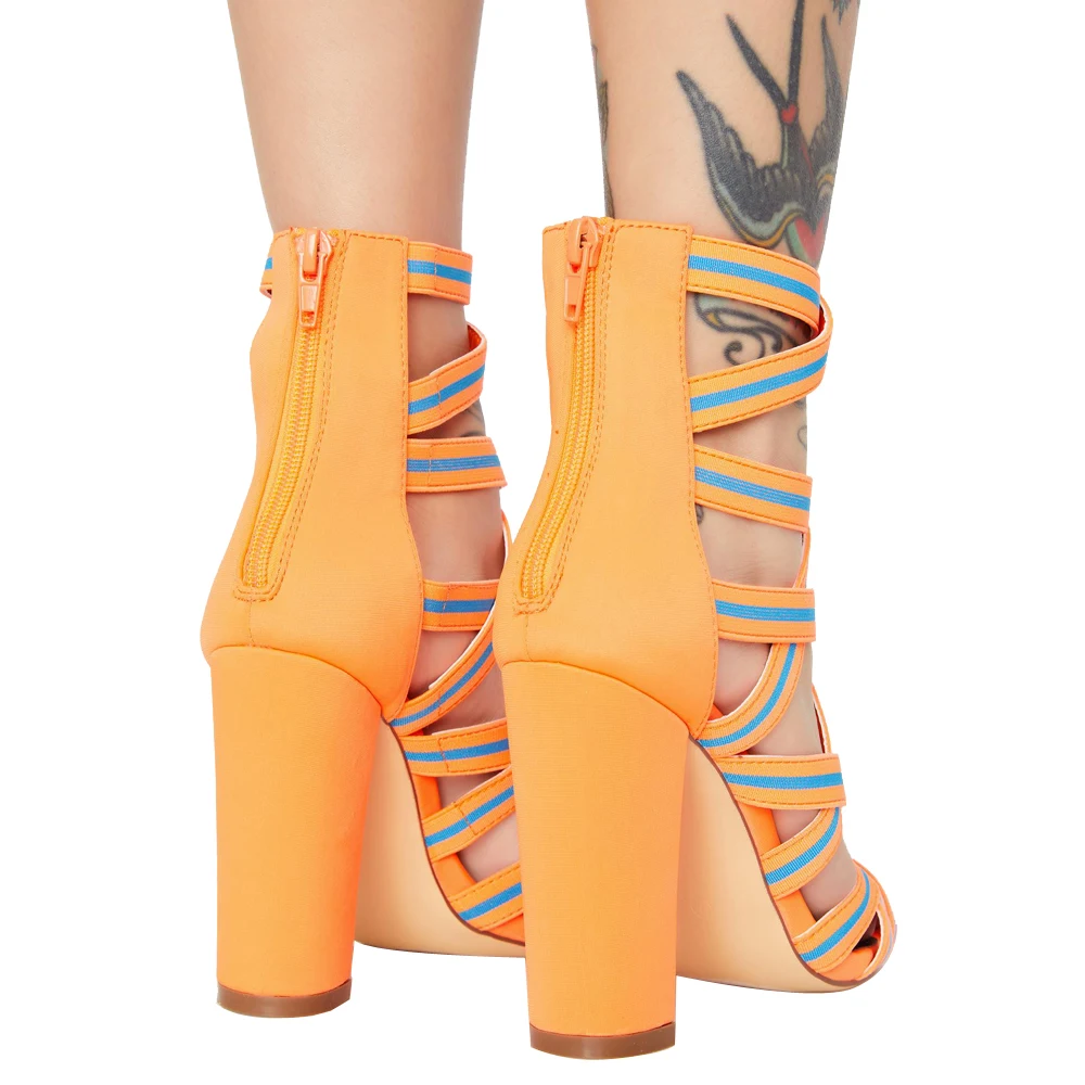 Новое поступление; сандалии с ремешками оранжевого и черного цвета; сандалии с вырезами на массивном каблуке; женские сандалии с узором; Туфли-гладиаторы на квадратном каблуке