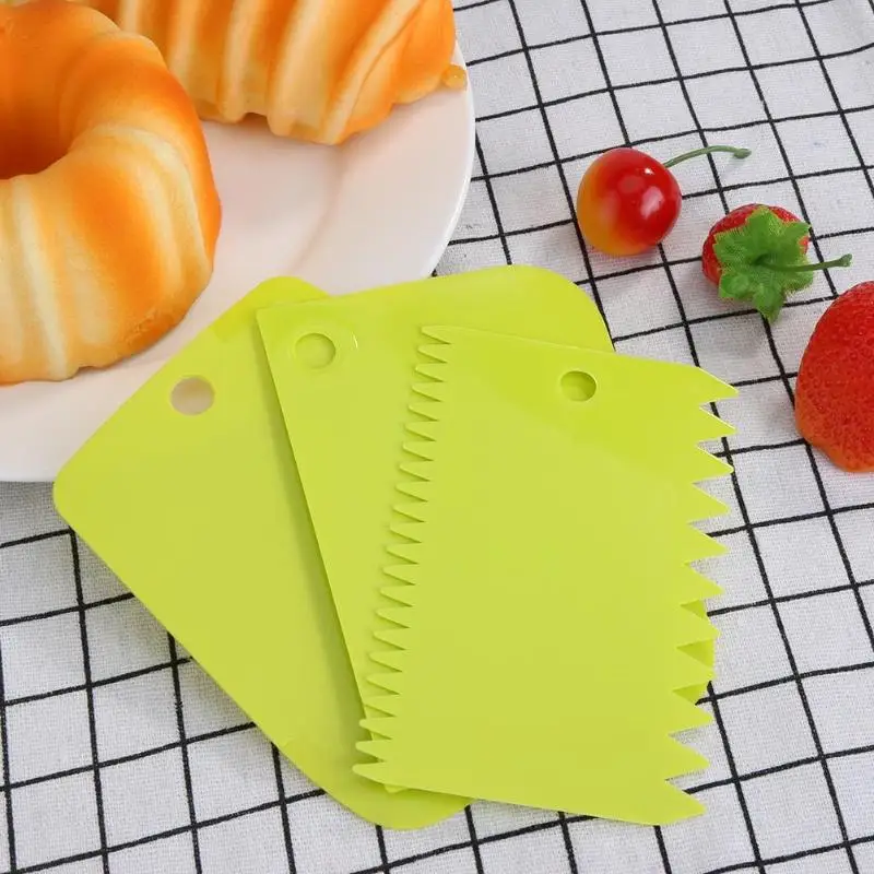 

3pcs/set Irregular Teeth Edge DIY Cream Scraper Set Cake Mold Tools Multifunctional Edge DIY Cream Scraper Smooth Spatula
